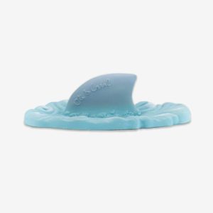 oli and carol shark bath toy